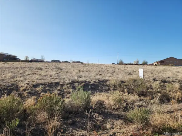 366 E Greenway Dr, Pueblo, CO 81007