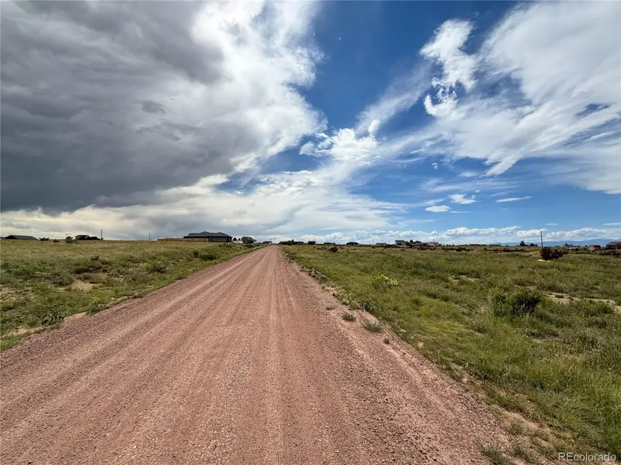 1977 E Gladstone Ln, Pueblo, CO 81007 - #2