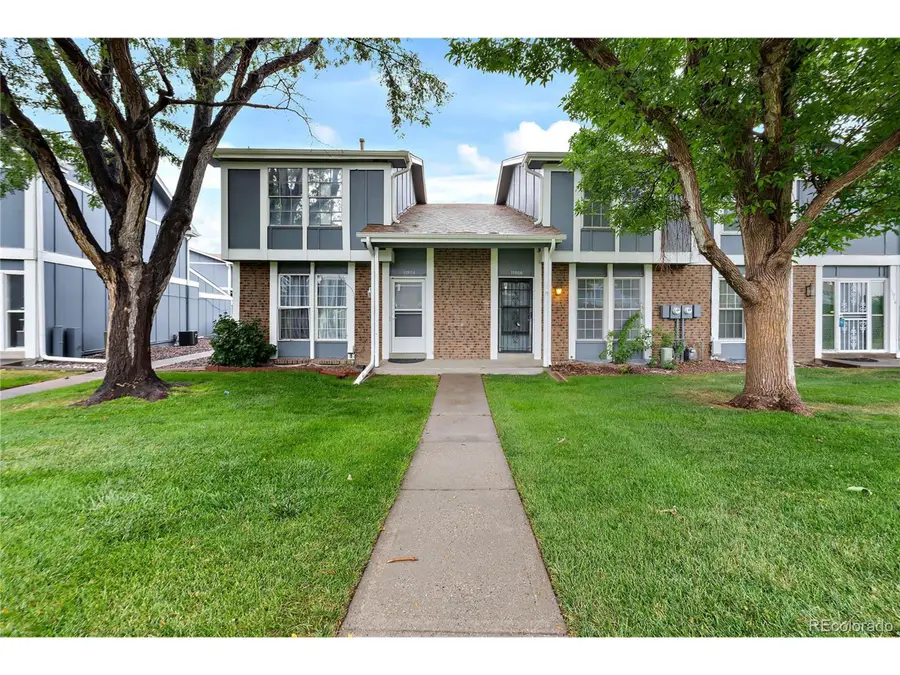 11906 E Canal Dr, Aurora, CO 80011 - Image #2