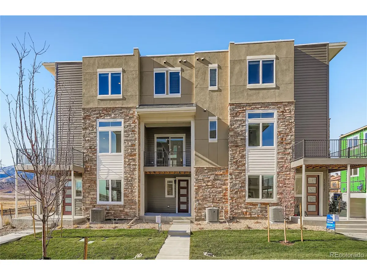 15553 W Washburn Dr, Lakewood, CO 80228 - Image #1