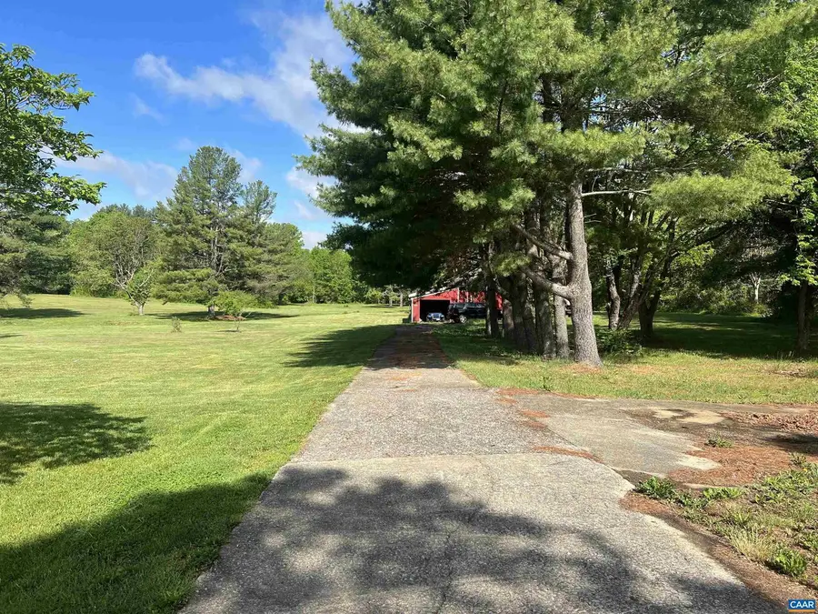 19 Mathews Ln, Lyndhurst, VA 22952 - #3