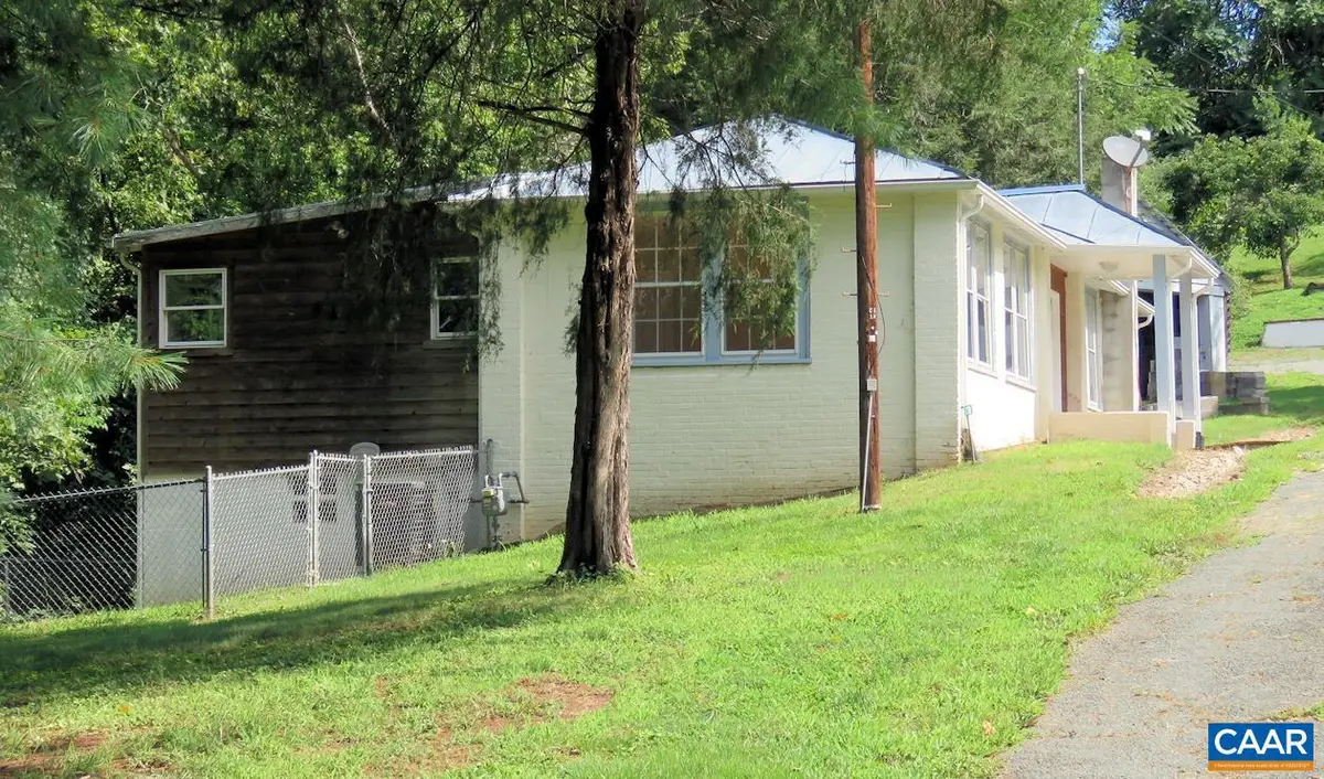 730 Canal St, Scottsville, VA 24590 - Image #1