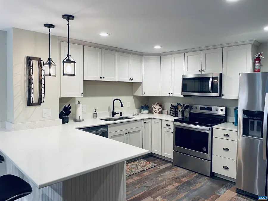 921 W Beverley St, Staunton, VA 24401 - Image #3