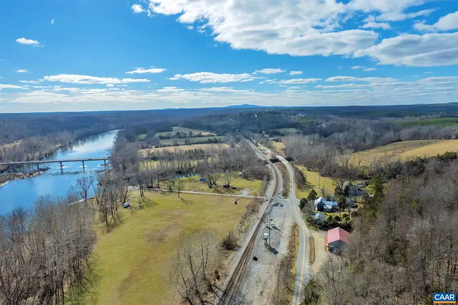 3340 James River Rd, Howardsville, VA 24562 - Image #2