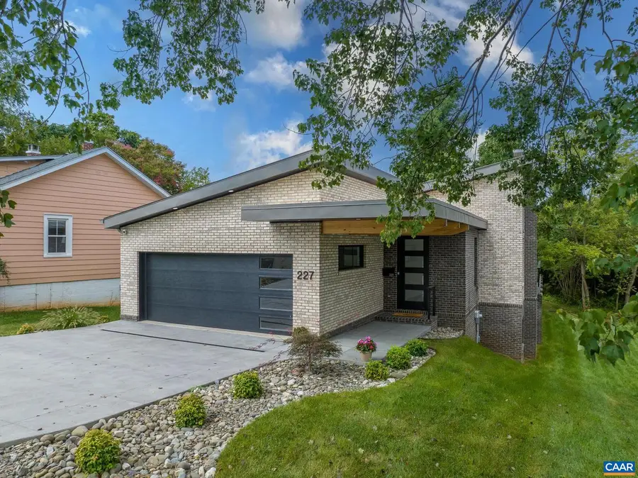 320a Ne 11th St, Charlottesville, VA 22902 - Image #2