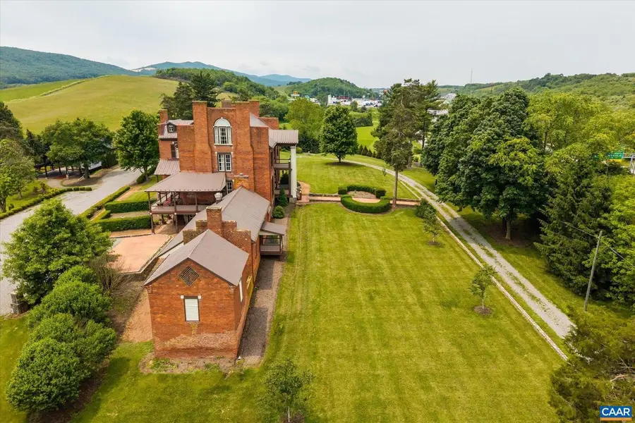 325 Factory Outlet Dr, Max Meadows, VA 24360 - Image #3