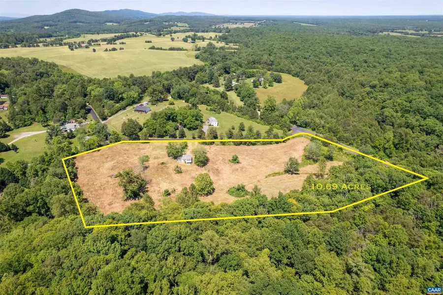 1467 Harris Creek Rd, Charlottesville, VA 22902 - Image #2