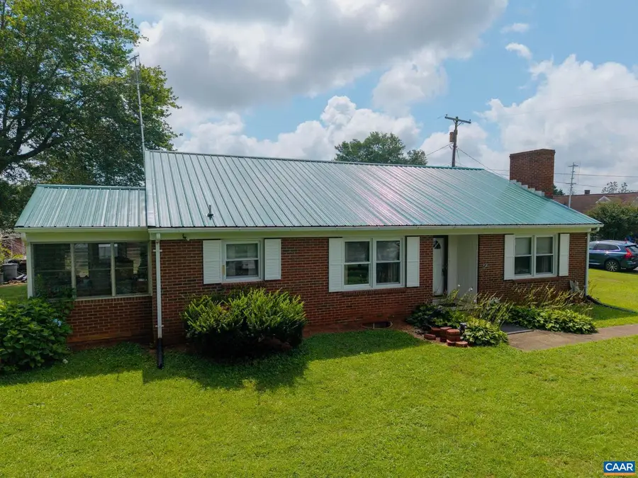 31 Wesley St, Stanardsville, VA 22973 - Image #2
