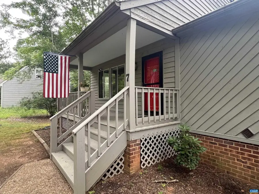 7 Englewood Dr, Palmyra, VA 22963 - Image #2