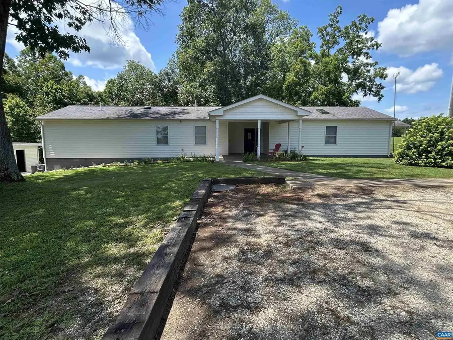 897 Willow Lake Rd, Buckingham, VA 23921 - Image #2