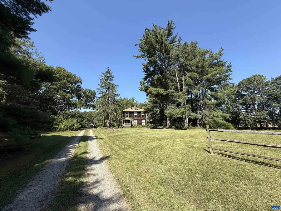 5609 New Line Rd, Gum Spring, VA 23065 - Image #2