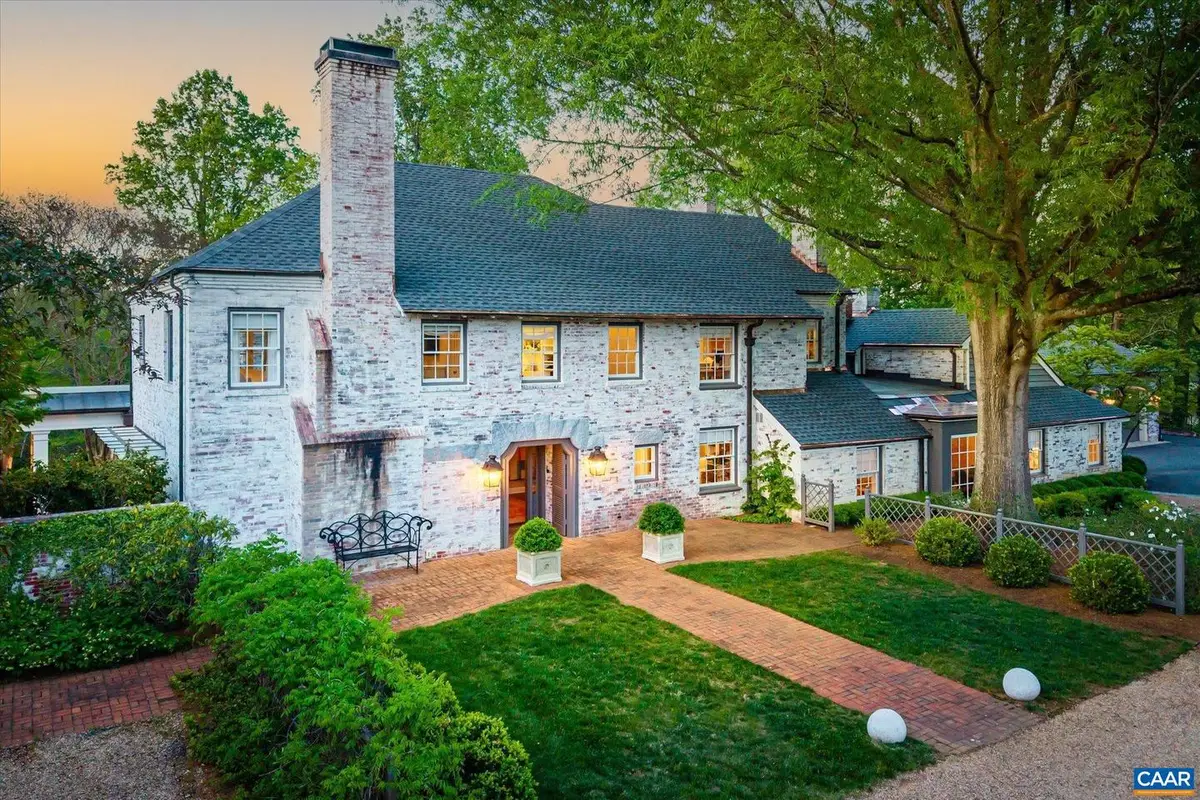 325 Farmington Dr, Charlottesville, VA 22901 - Image #1