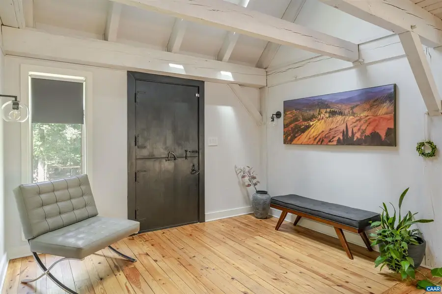 5875 Burnett Ln, White Hall, VA 22968 - Image #3