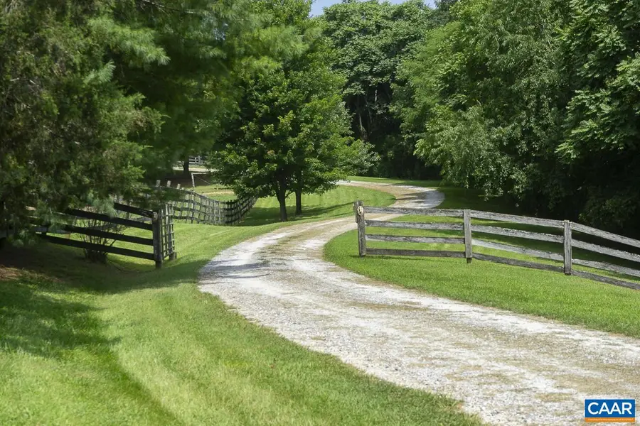 9195 Springwood Rd, Buchanan, VA 24066 - Image #2