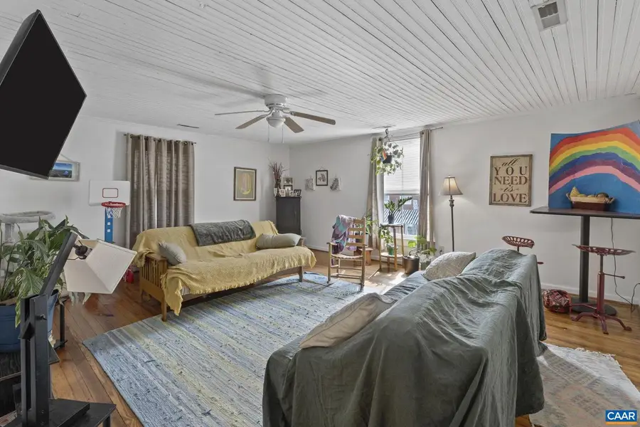 485 Valley St, Scottsville, VA 24590 - Image #3