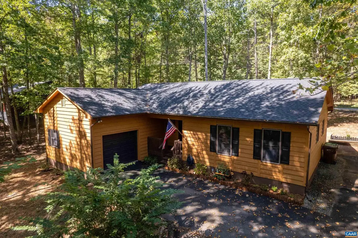 377 Jefferson Dr, Palmyra, VA 22963 - Image #1