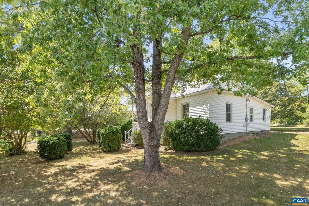 26171 N James Madison Hwy, New Canton, VA 23123 - Image #1