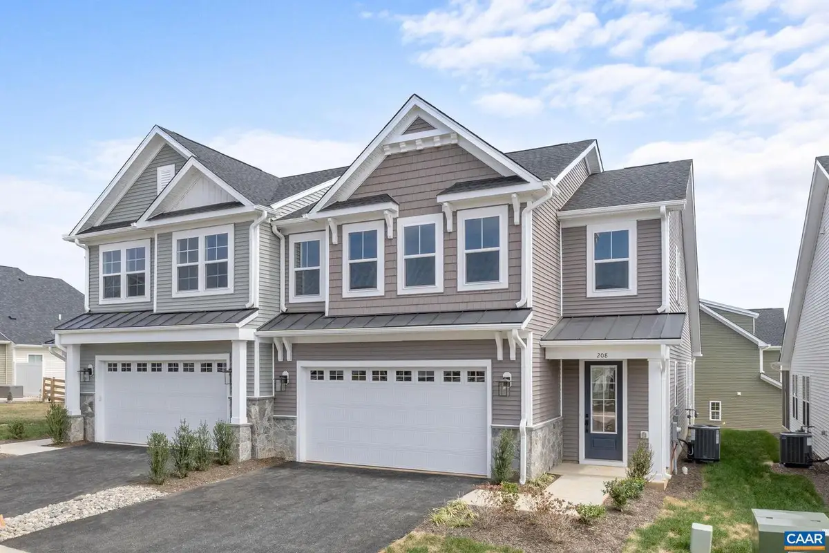 208 Sunbird Ln, Waynesboro, VA 22980 - Image #1