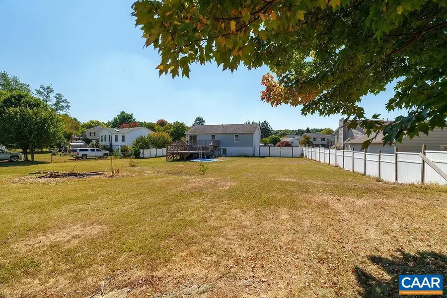 197 Sherwood Dr, Waynesboro, VA 22980 - Image #3