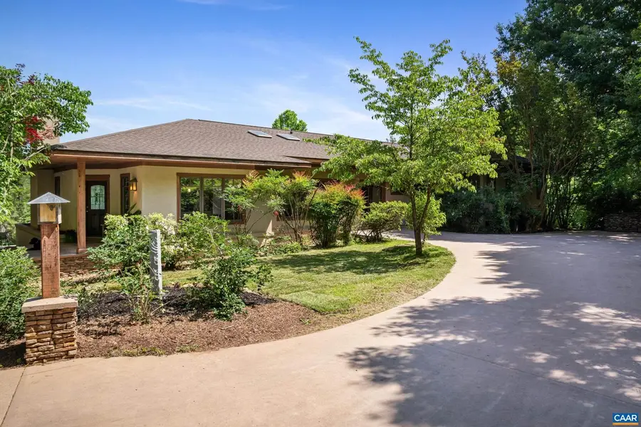 6585 Foxcliff Ln, Crozet, VA 22932 - Image #3