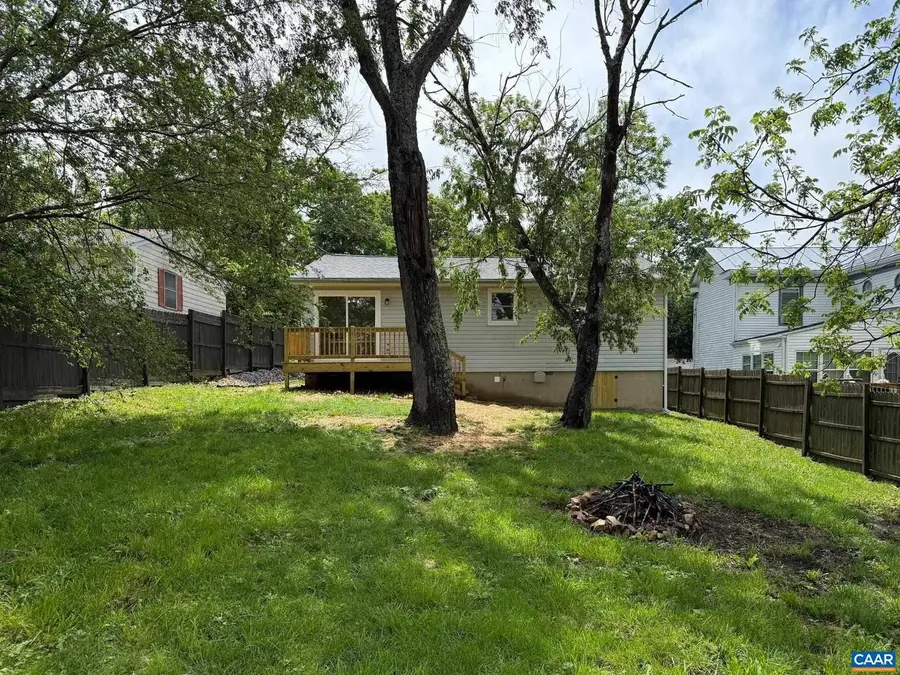 1207 4th St, Waynesboro, VA 22980 - Image #2