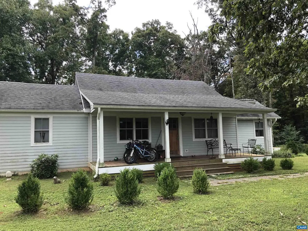 9702 Hatton Ferry Rd, Scottsville, VA 24590 - Image #1