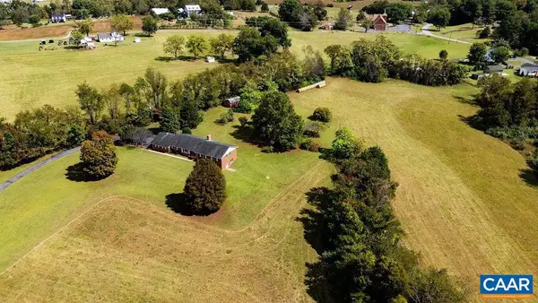 10694 Rockfish Valley Hwy, AFTON, VA 22920