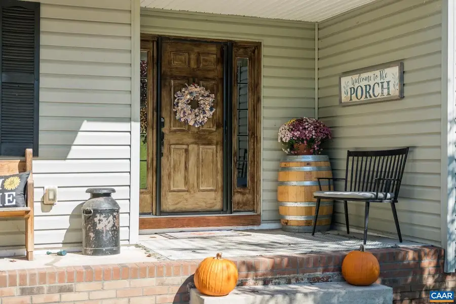 1196 Howardsville Tpke, Stuarts Draft, VA 24477 - Image #2