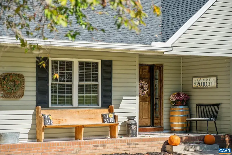 1196 Howardsville Tpke, Stuarts Draft, VA 24477 - Image #3