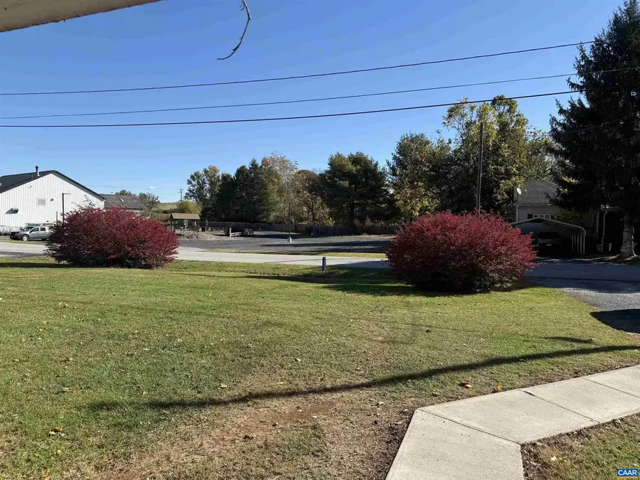 35 Stanley St, Staunton, VA 24401 - Image #2