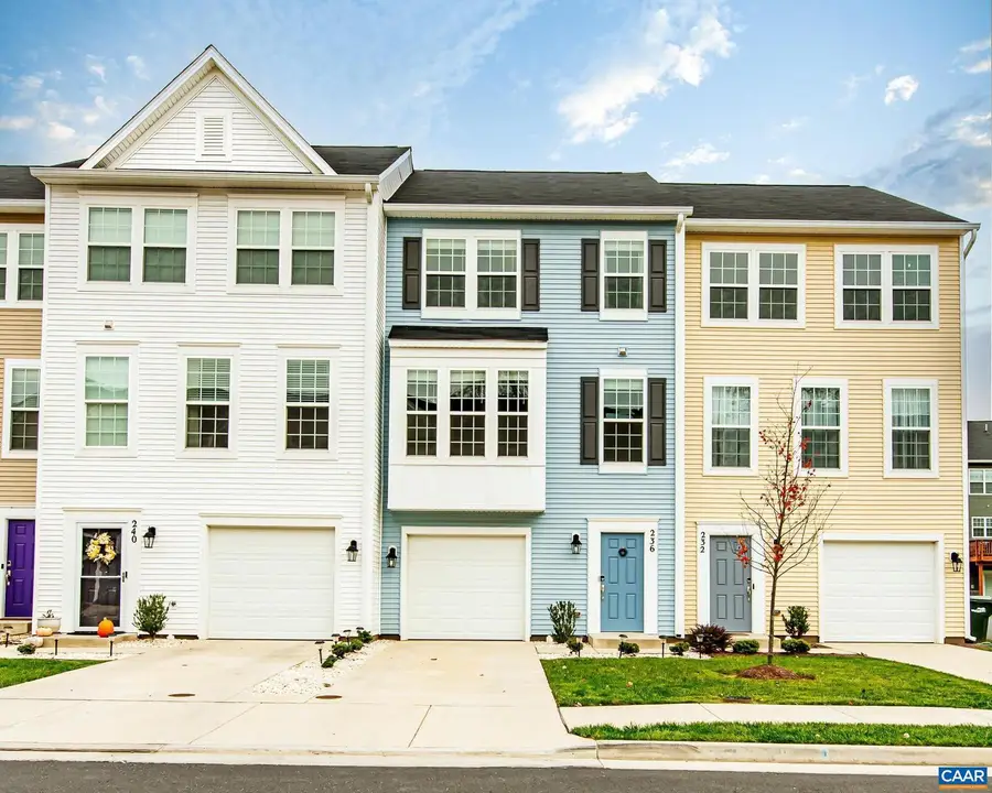 236 Willowshire Ct, Waynesboro, VA 22980 - Image #2