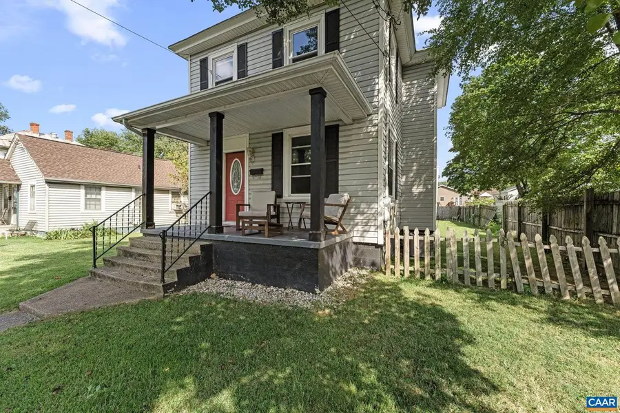 564 N Bath Ave, Waynesboro, VA 22980 - Image #2