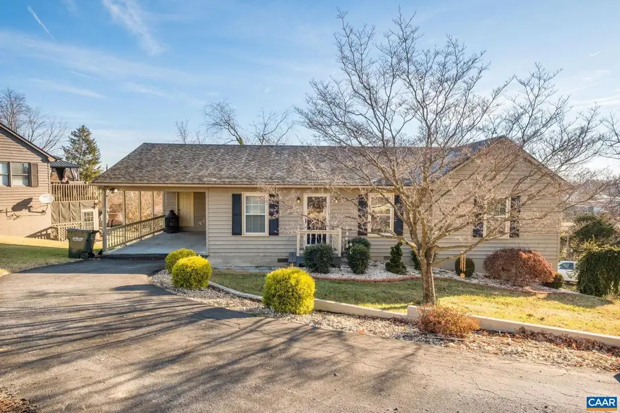 619 Essex Dr, Staunton, VA 24401 - Image #2