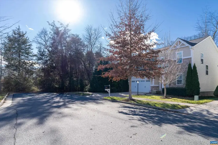 1578 Burgundy Ln, Charlottesville, VA 22911 - Image #3