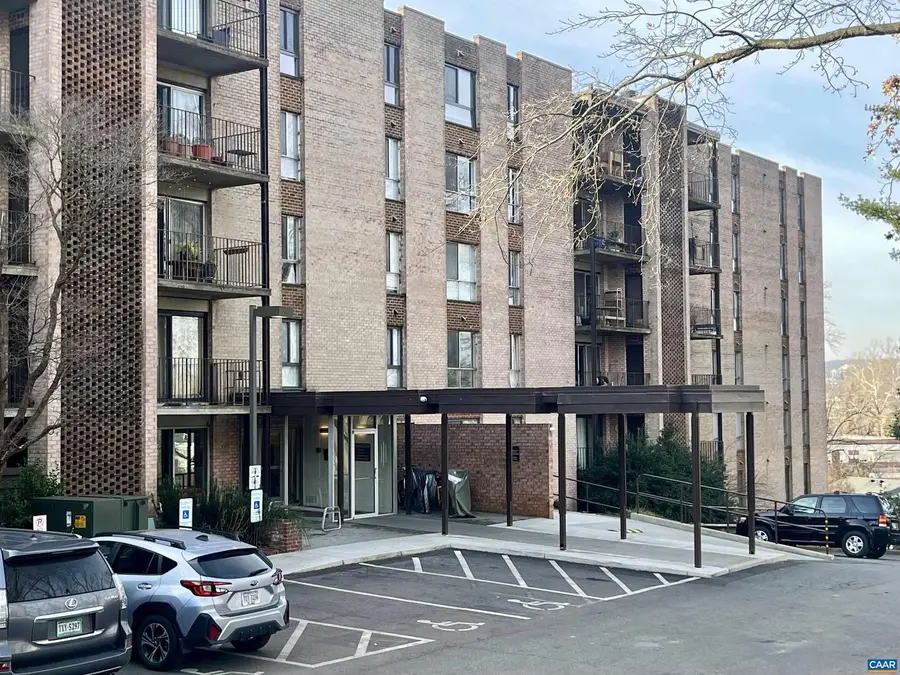 511 N First St #201, Charlottesville, VA 22902 - #3