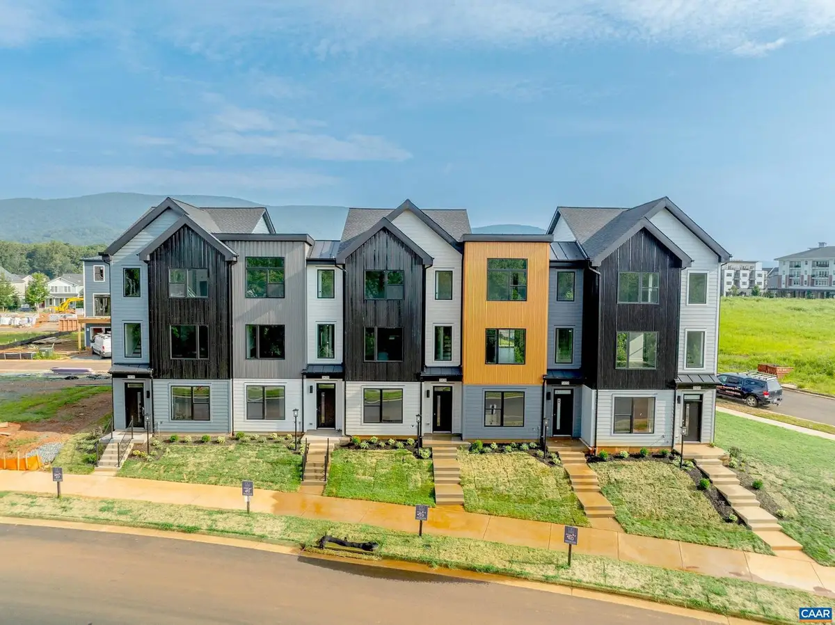 35 Golf Dr, Crozet, VA 22932 - #1