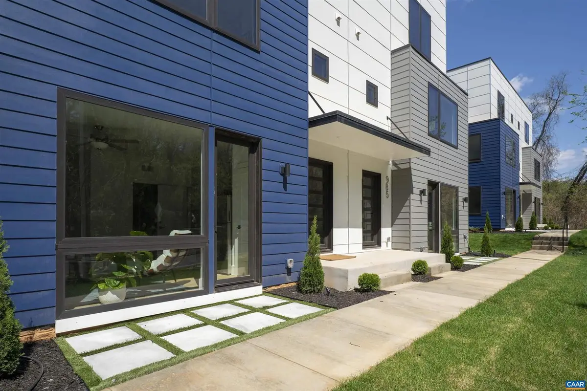 985 5th St Sw, Charlottesville, VA 22902 - #1