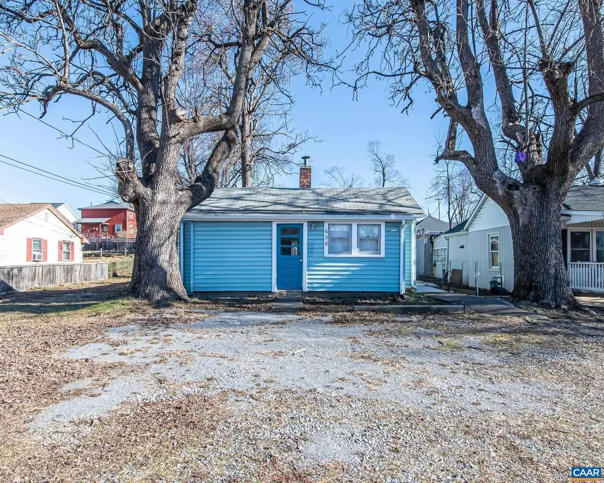 628 N Augusta Ave, Waynesboro, VA 22980 - Image #1