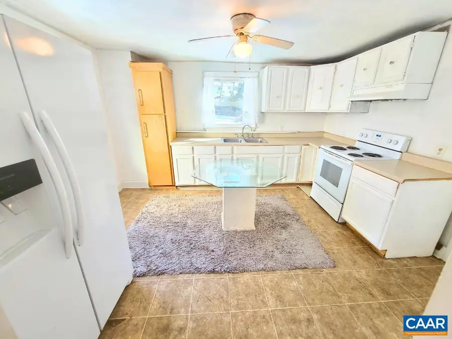 352 Nw 10 1/2 St, Charlottesville, VA 22903 - #3