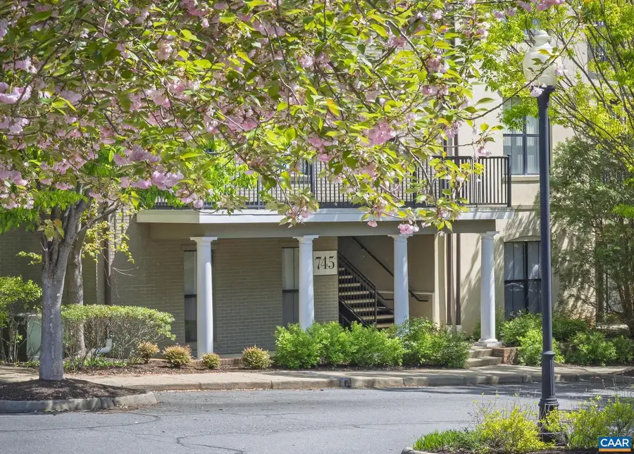 745 Walker Sq #3b, Charlottesville, VA 22903 - Image #2