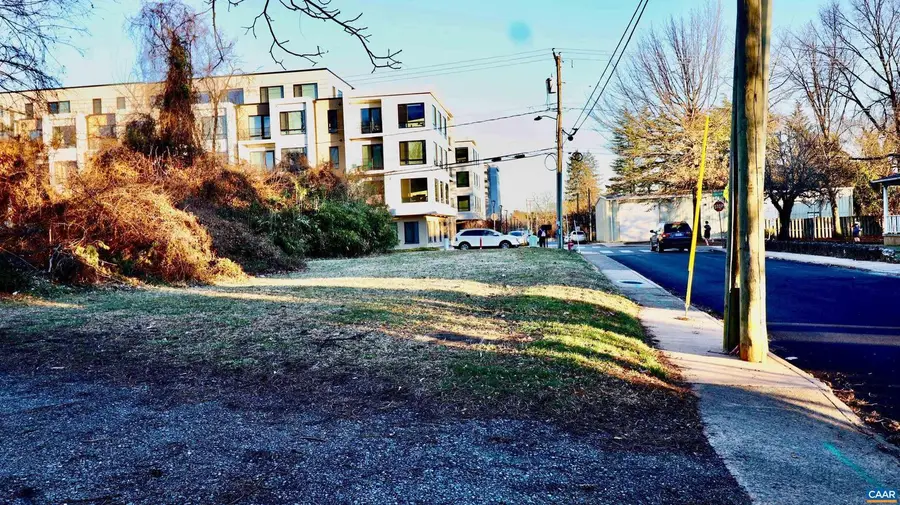 400 10 1/2 St, Charlottesville, VA 22903 - #2