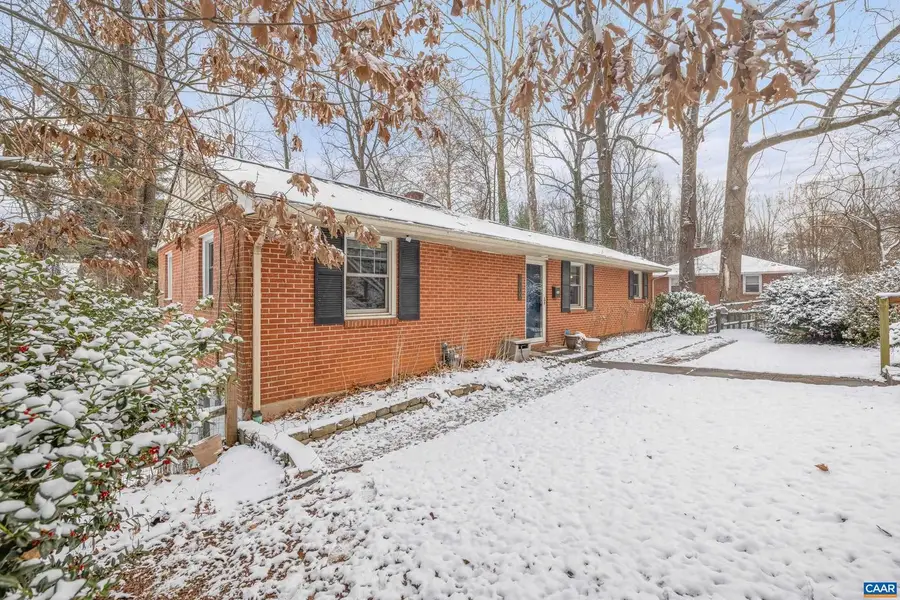 1002 Glendale Rd, Charlottesville, VA 22901 - #3