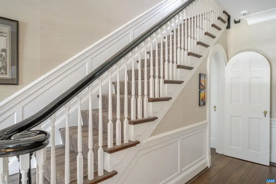 921 Rugby Rd, Charlottesville, VA 22903 - #2