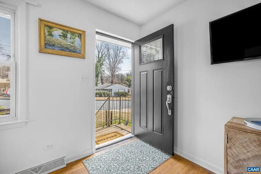 1411 Baker St, Charlottesville, VA 22903 - #3