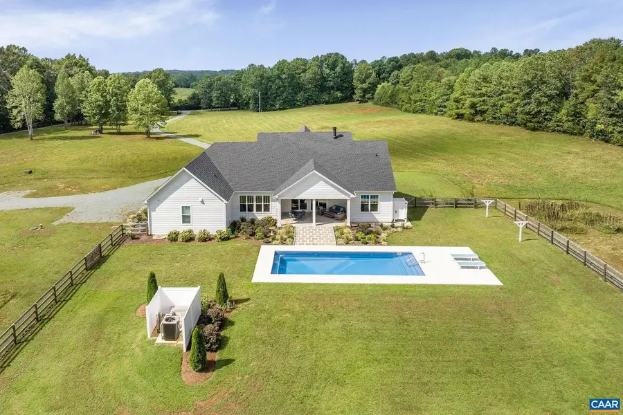 1570 James River Rd, Scottsville, VA 24590 - #2