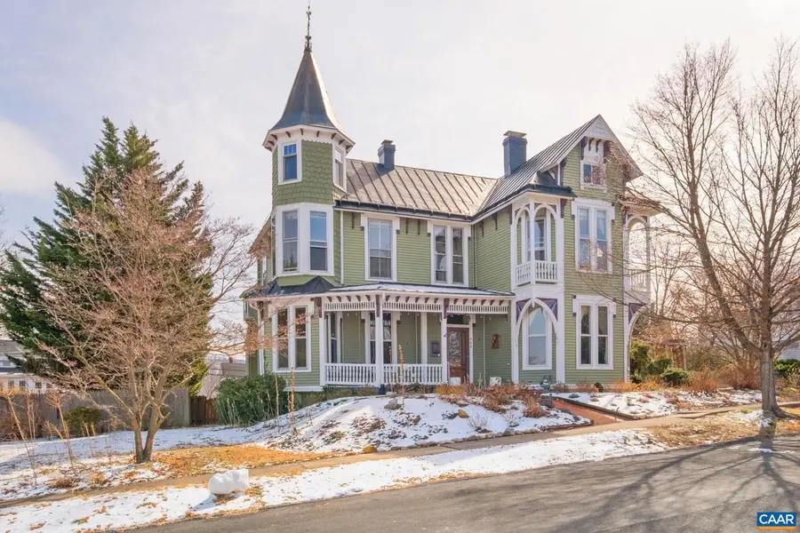 428 Maple Ave, Waynesboro, VA 22980 - #2