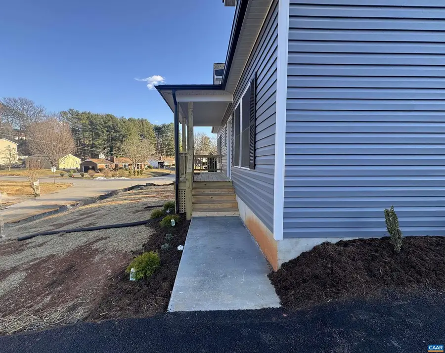 200 Robin Hood Rd, Staunton, VA 24401 - #2