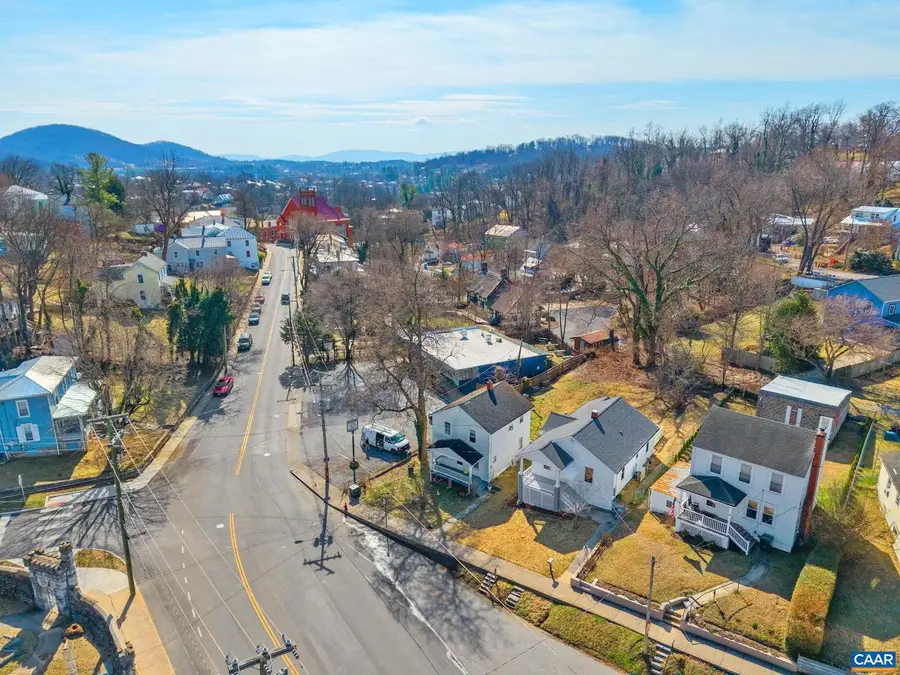 5 Montgomery Ave, Staunton, VA 24401 - #3
