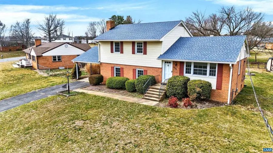 205 Stonewall Dr, Waynesboro, VA 22980 - #2