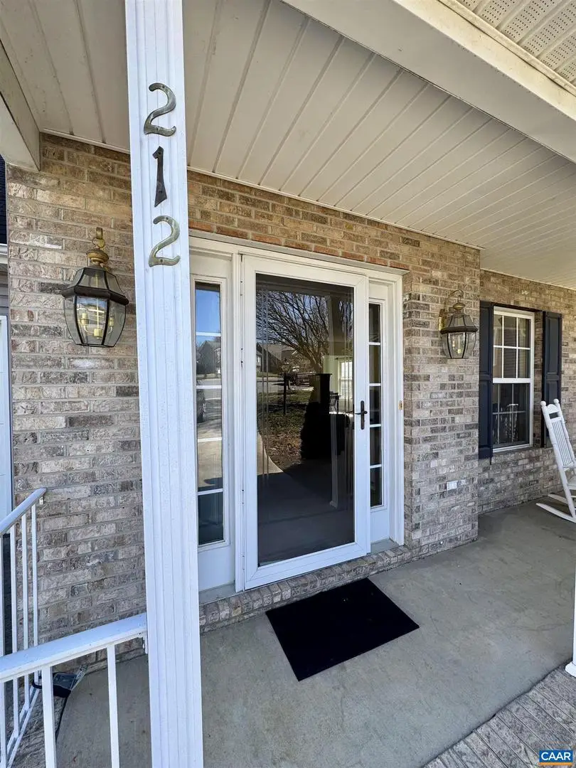 212 Kingsport Rd, Waynesboro, VA 22980 - #2